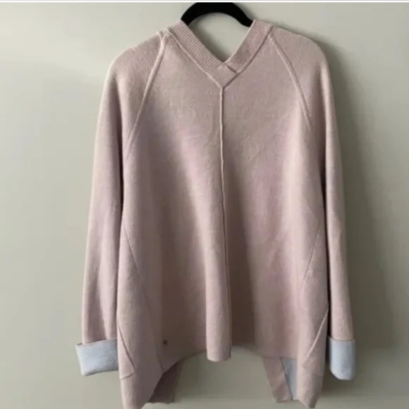 Lululemon Athletics Reverse Me Wrap NWOT - Picture 4 of 6